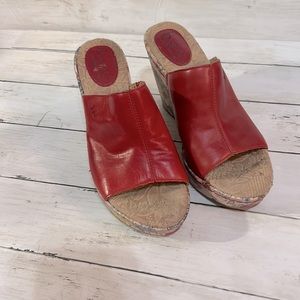 Fun Boc Wedge with Floral Bottom